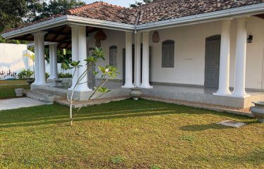 Colonial style villa for sale 6 Bedrooms Thiranagama, Hikkaduwa